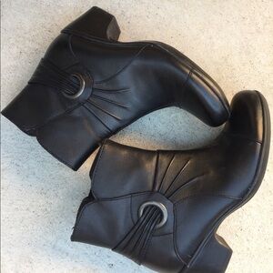 Clark’s Black Bendable Booties 2” heel like New